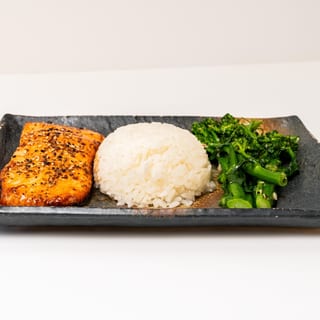 SALMON FILET DINNER