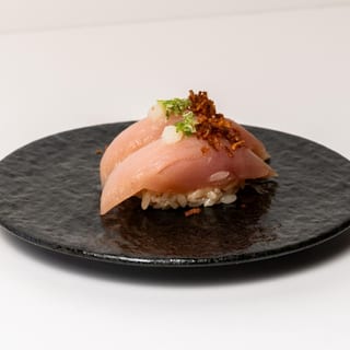 SHIRO MAGURO